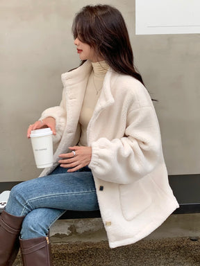 DAZY Casaco de Pelúcia com Bolso e Ombros Caídos, Botões Casuais de Inverno para Senhoras, Casaco Feminino Branco Liso com Bolso e Ombros Caídos, Gola Regular, Uso Diário Casual, Jaqueta Feminina de Outono