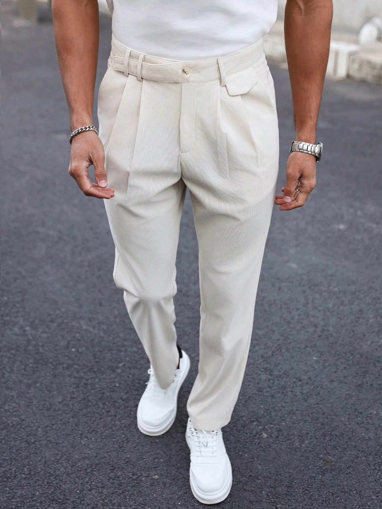 Manfinity Homme Calça Social Reta Masculina de Cor Sólida com Pregas Dobradas, Veludo Corduroy