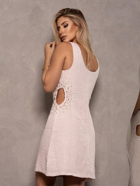 SHEIN ALIKA Vestido feminino /curto / alças grossa/ decote quadrado/ vazado na cintura/ com apliques de pérolas e strass/ fechamento em zíper nas costas/ plissado/ forrado