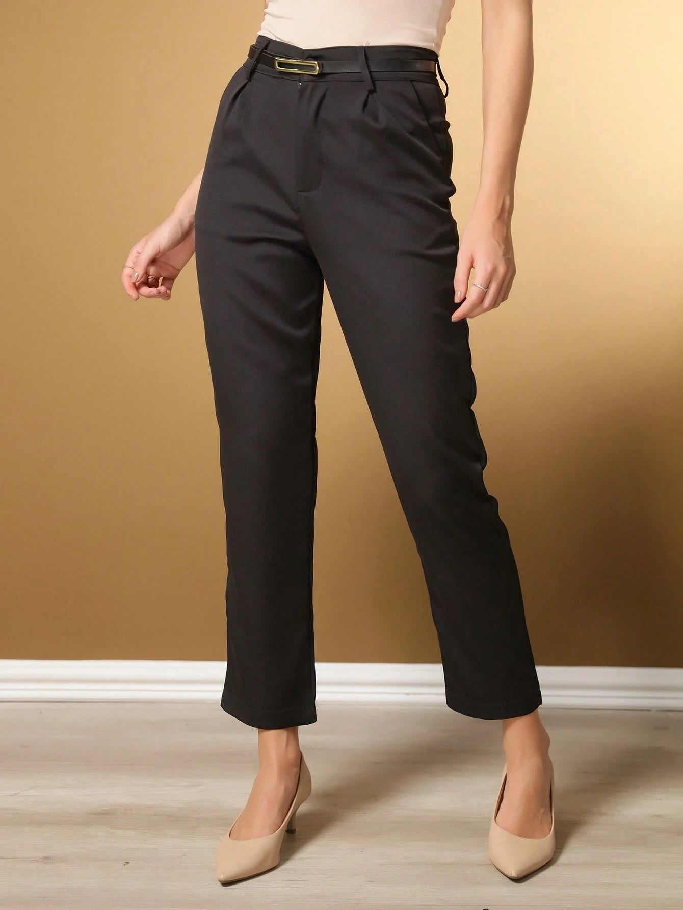 Calças femininas alfaiataria básica com cinto preto