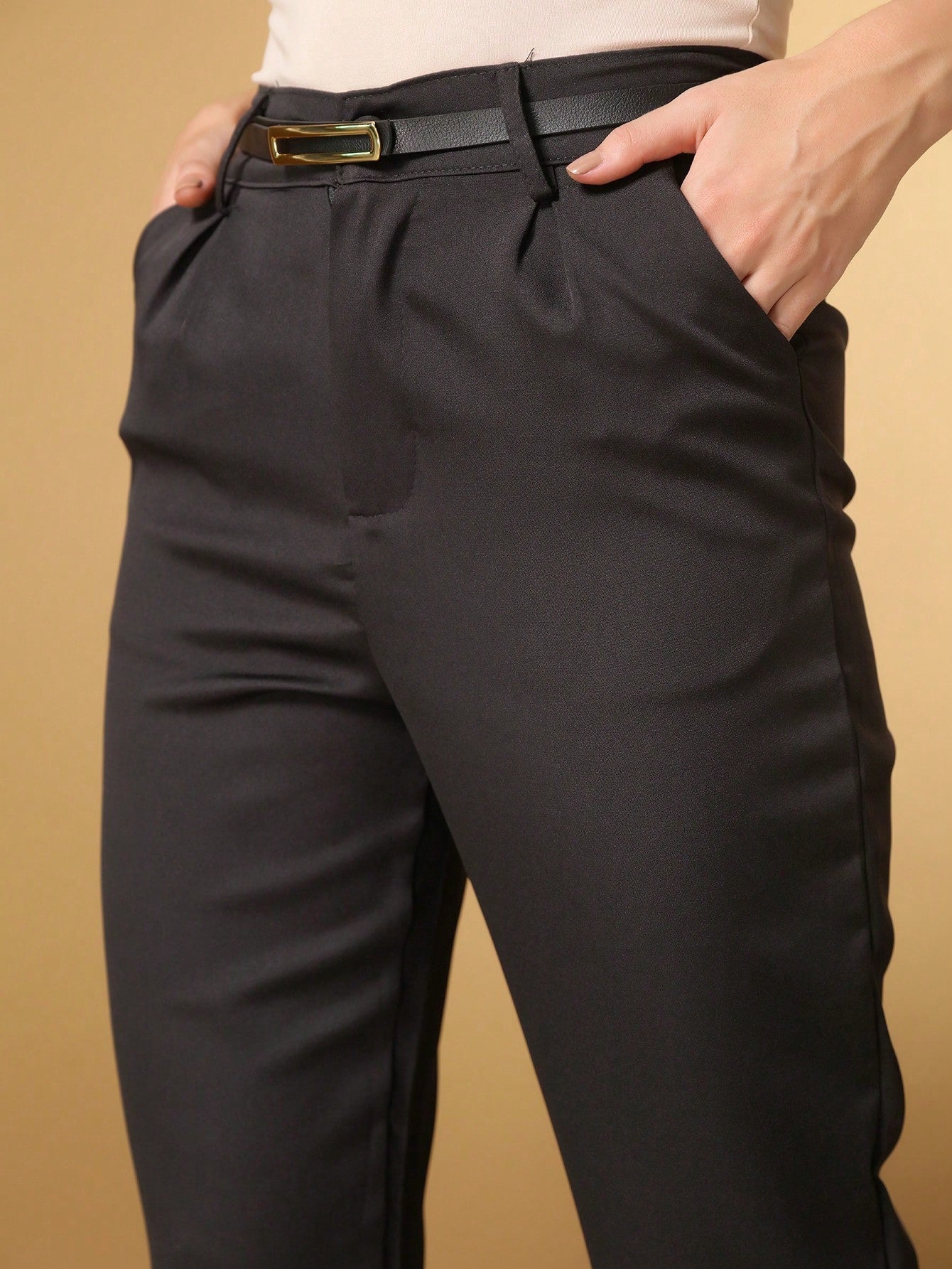 Calças femininas alfaiataria básica com cinto preto