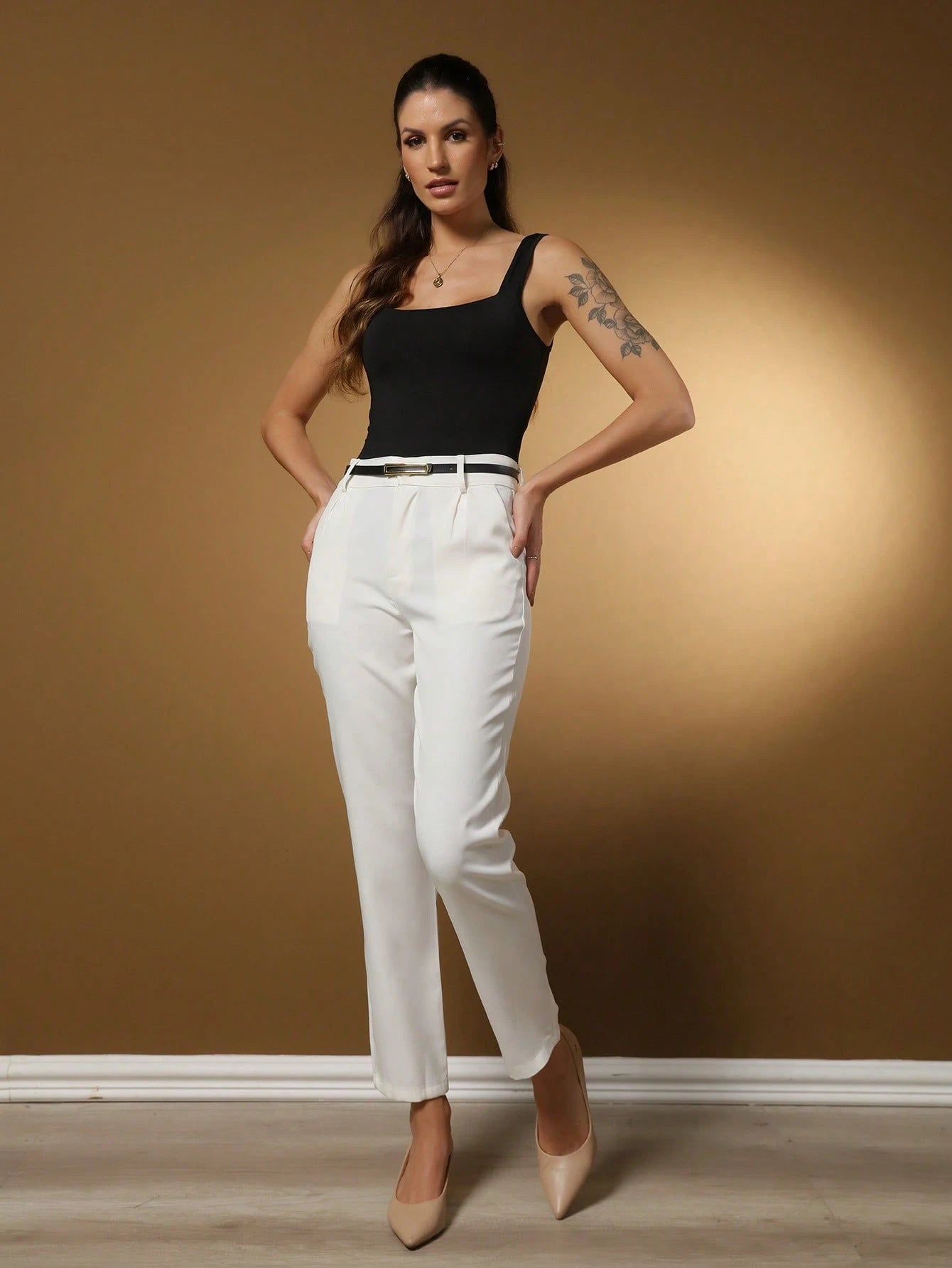 Calças femininas alfaiataria básica com cinto preto