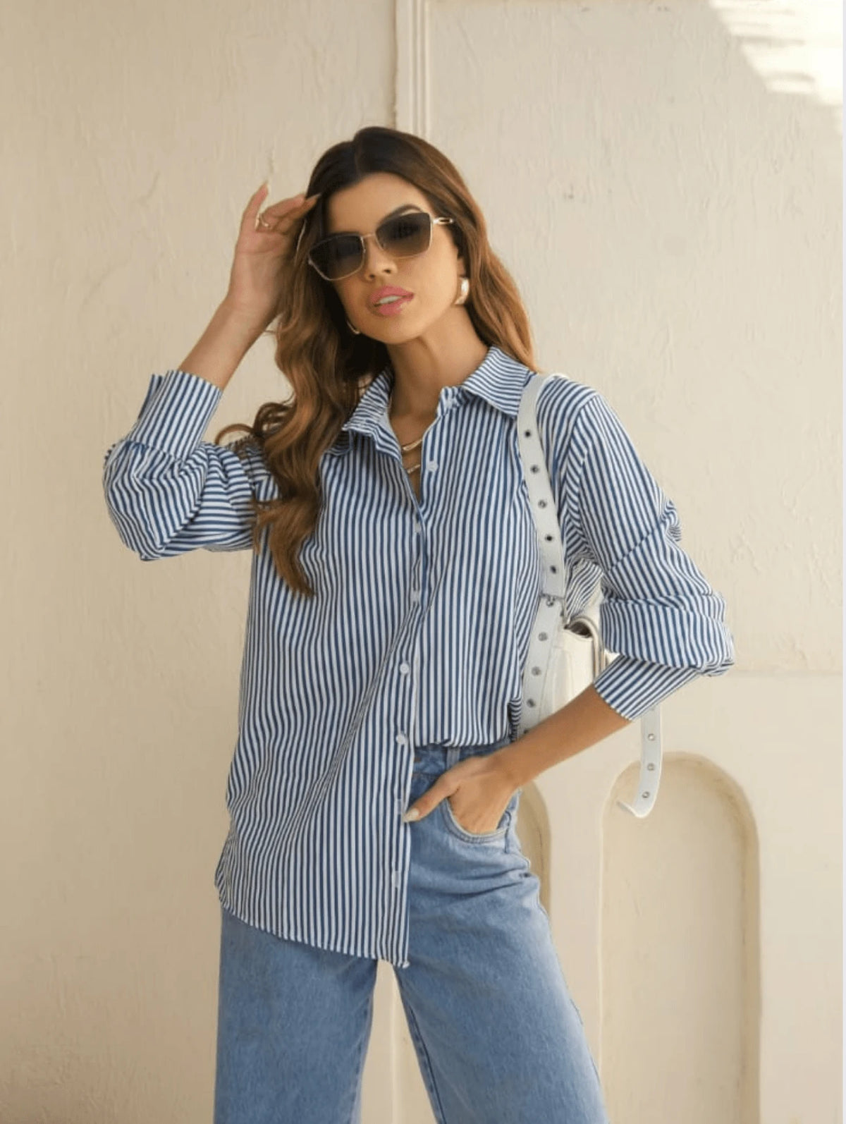 Camisa Manga Longa Feminina Listrada com Botões Solta em Tecido Crepe Premium sem Bolso Tendencia Casual Elegânte