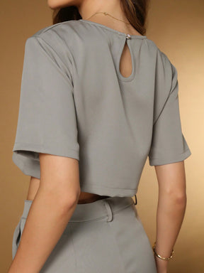 Conjunto feminino de alfaiataria blusa manga curta com calça reta ótimo para usar no trabalho dia a dia casual premium acabamento pespontado