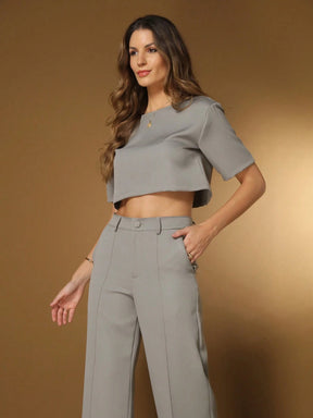 Conjunto feminino de alfaiataria blusa manga curta com calça reta ótimo para usar no trabalho dia a dia casual premium acabamento pespontado