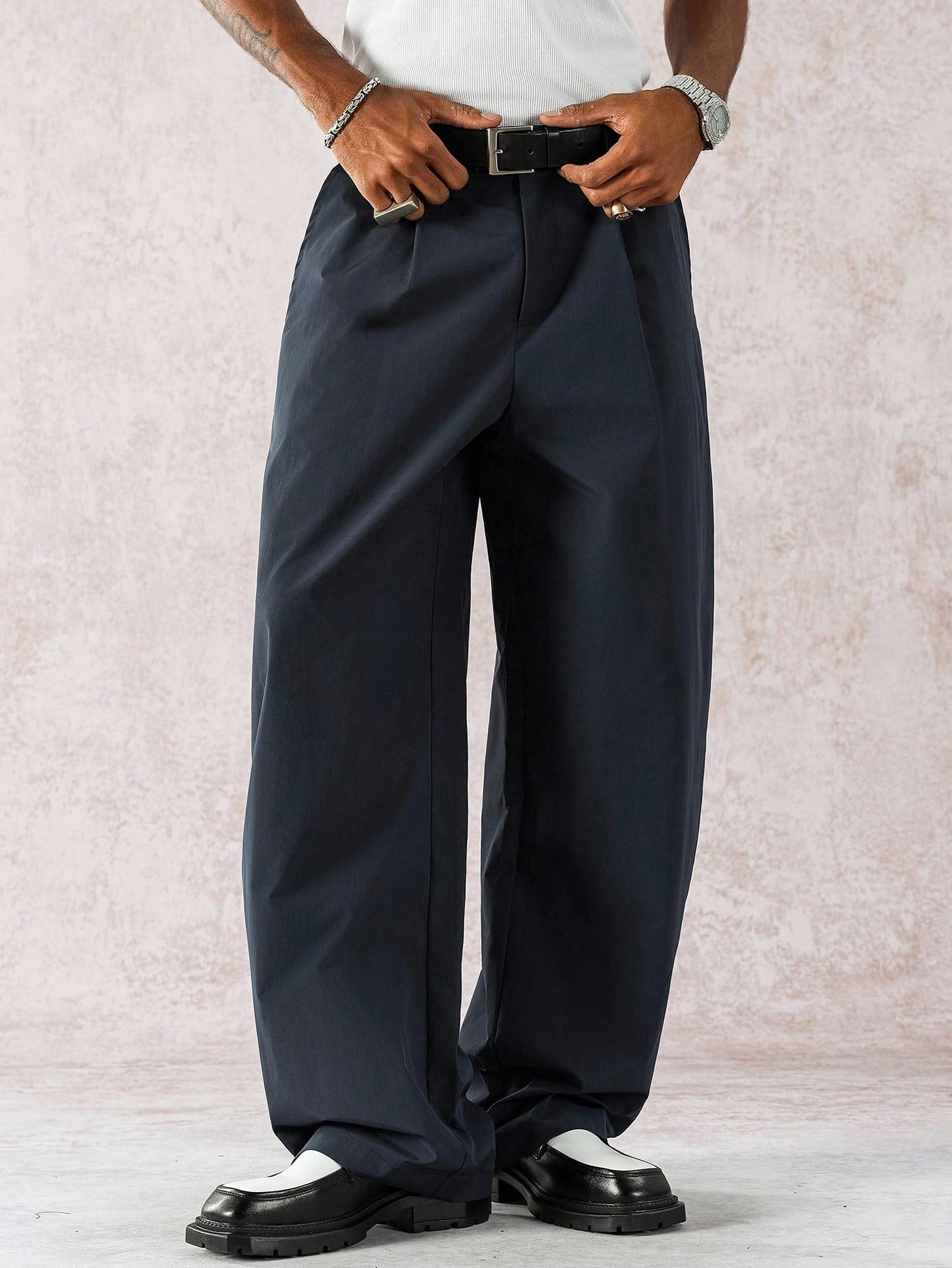 Manfinity Hypemode Calça de Terno Masculina de Cor Sólida com Bolso Embutido, Pregas Dobradas e Caimento Folgado, Outono