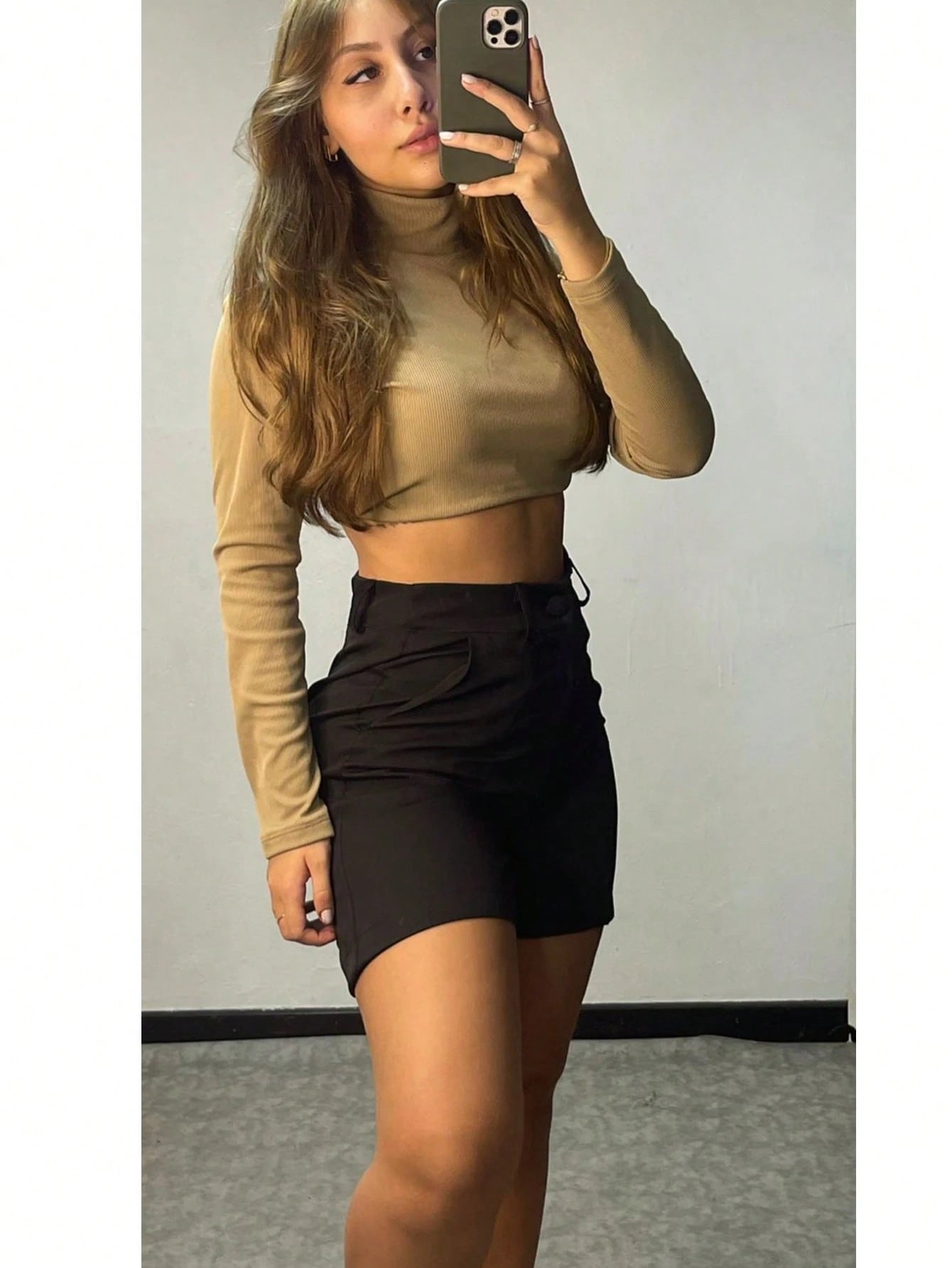 Short\Bermuda Feminino Social Alfaiataria com Bolso e Cintura Alta